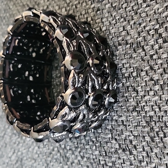 Metal bangle - Picture 3 of 5